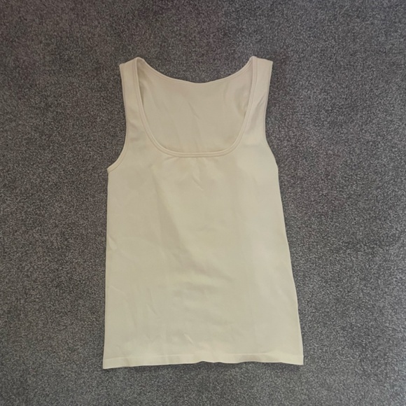 Two Tanks - Picture 2 of 5